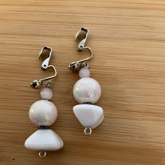 Hand Crafted Clip on Earrings Pink White Beads Dangle Gemstone - Picture 1 of 6